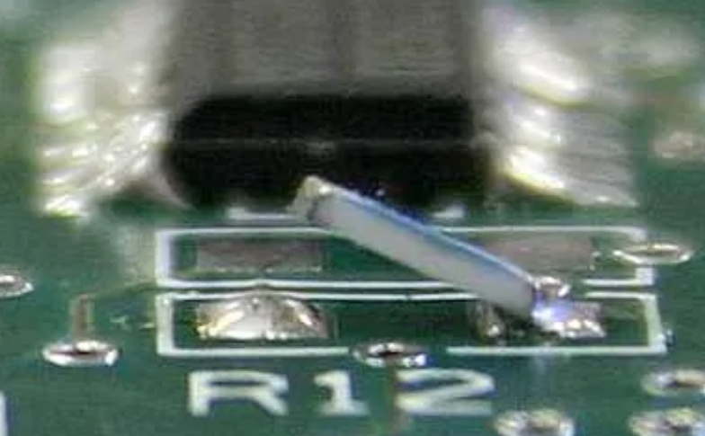 最新の企業ブログについて PCB設計では,バイアスがパッドに刺されることはできますか? これを読んだ後に理解するでしょう!